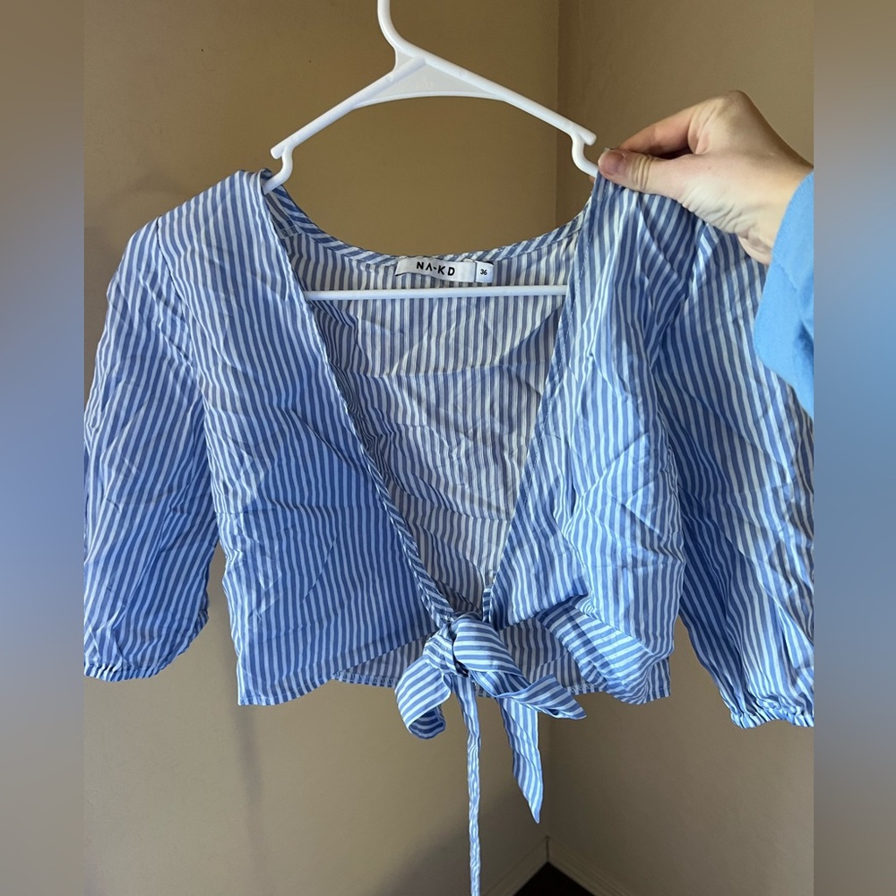 Tie front crop top from Swedish brand NAKD